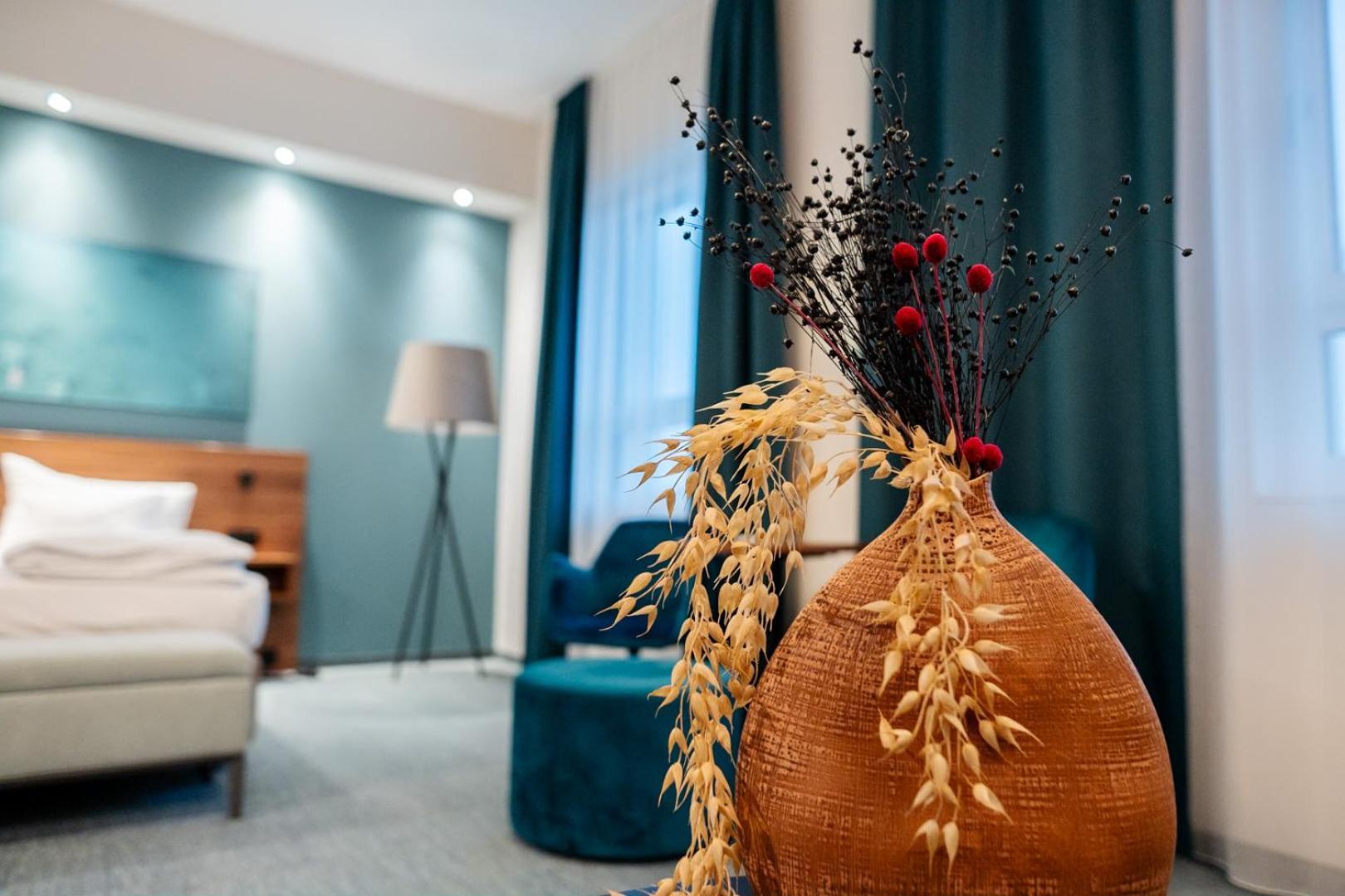 Hotel Das Zeit Lenzing Esterno foto