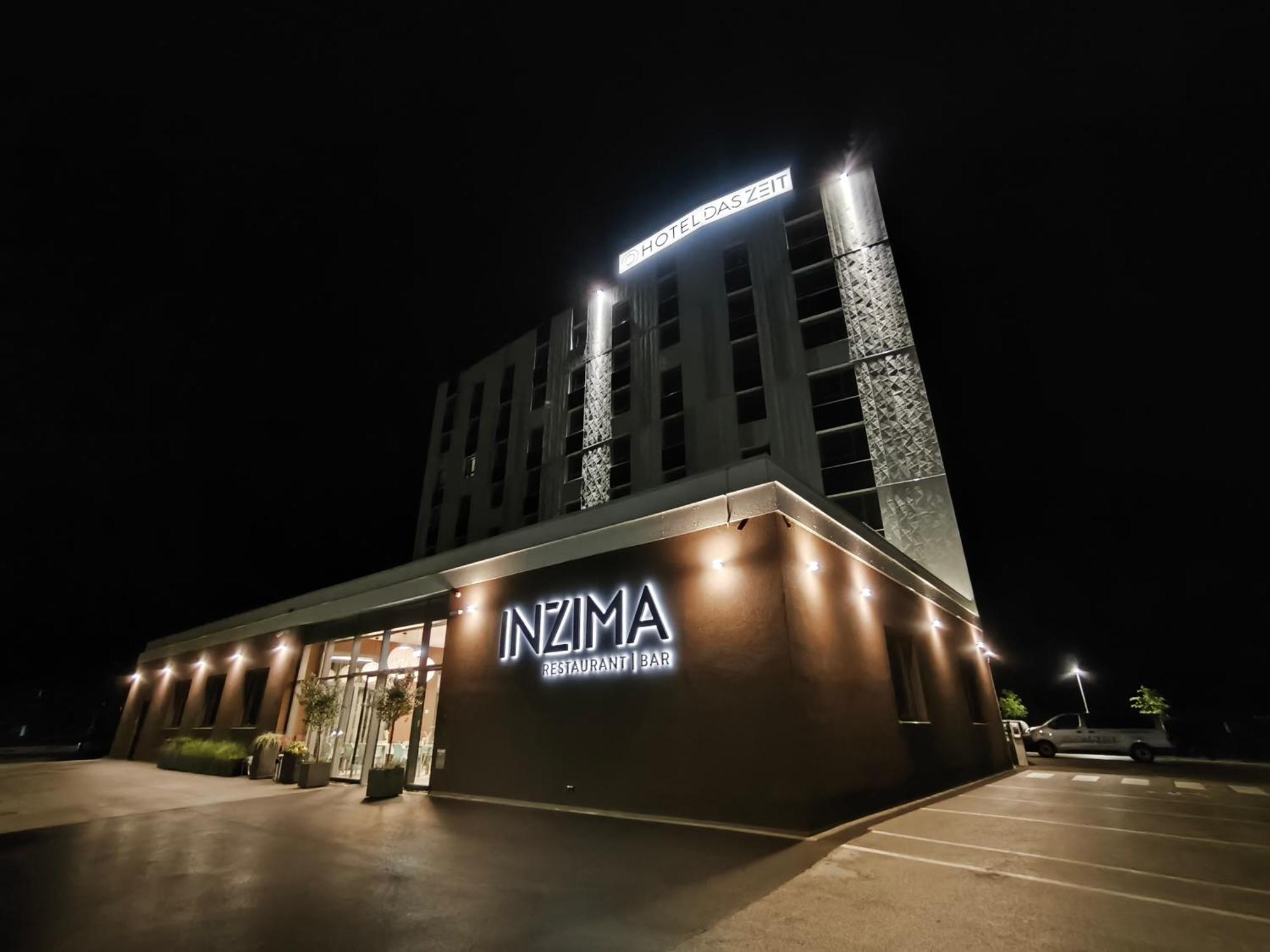 Hotel Das Zeit Lenzing Esterno foto